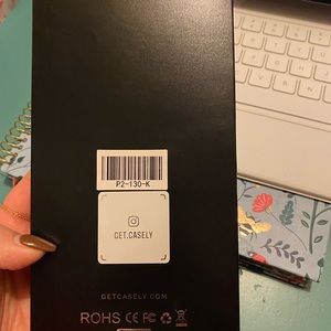 iPhone 11 max pro charging case, super cute flannel, plaid pattern!!